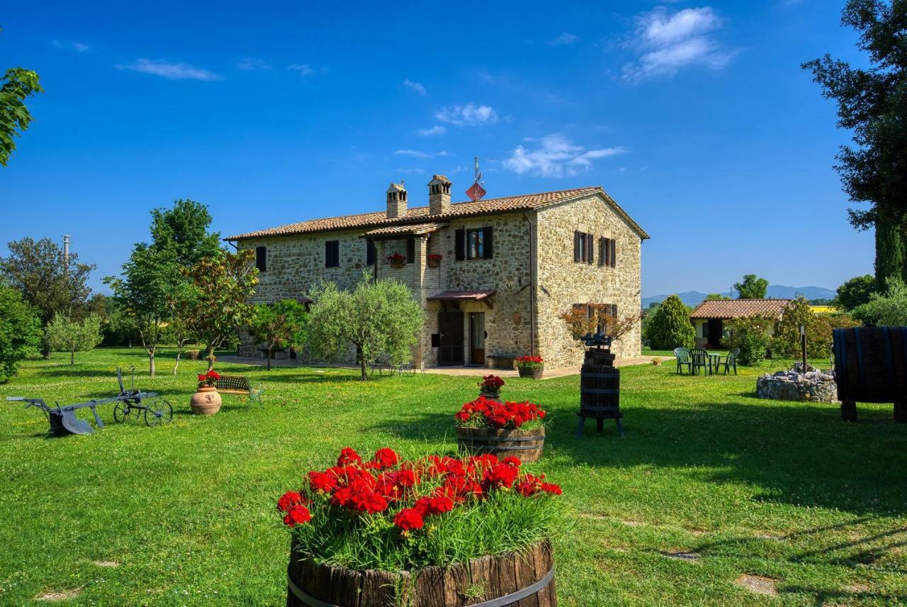 Agriturismo Le Terre del Casale Asís Exterior foto